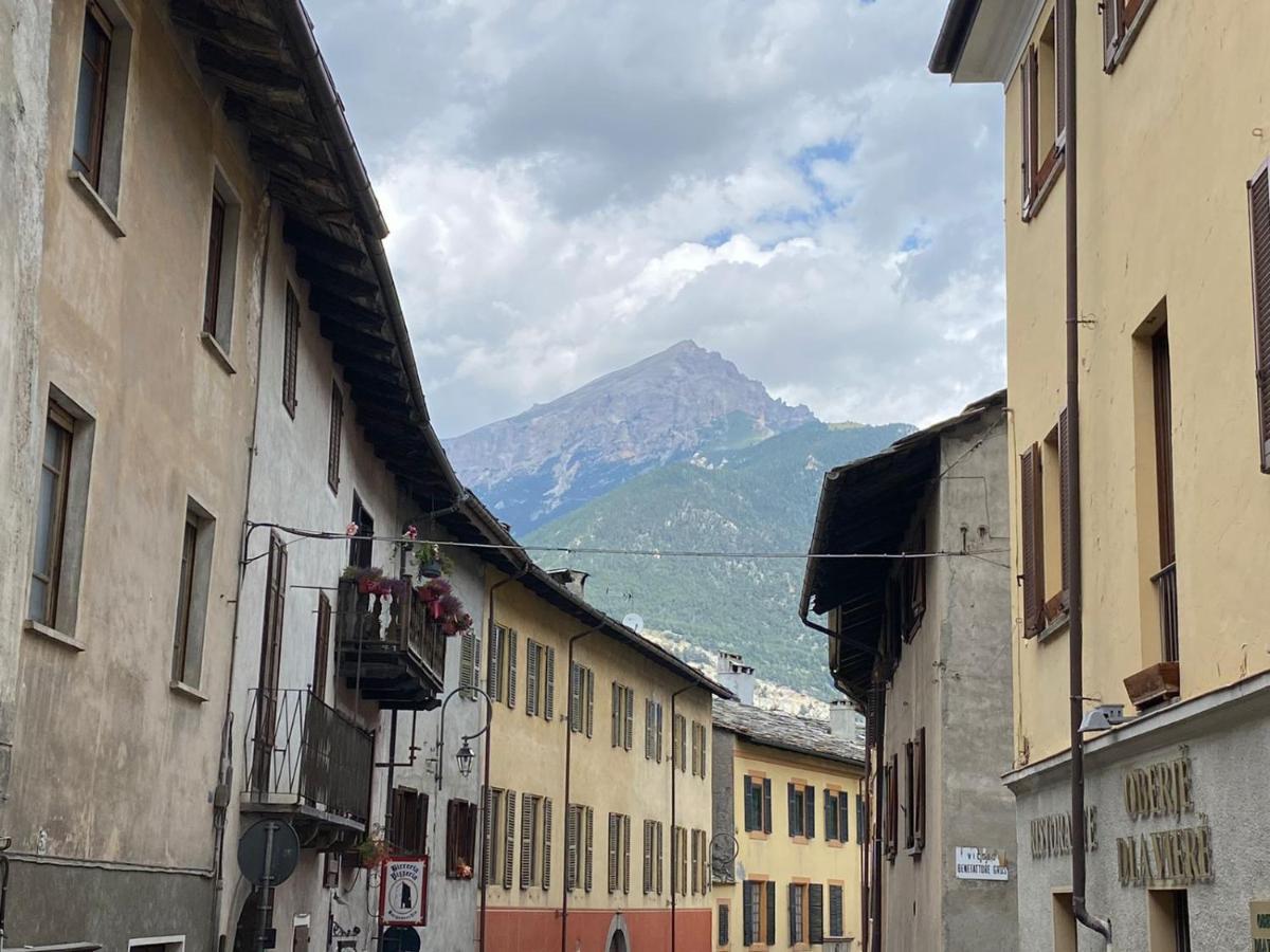 Hotel La Tana Dell'Orso Oulx Exterior foto